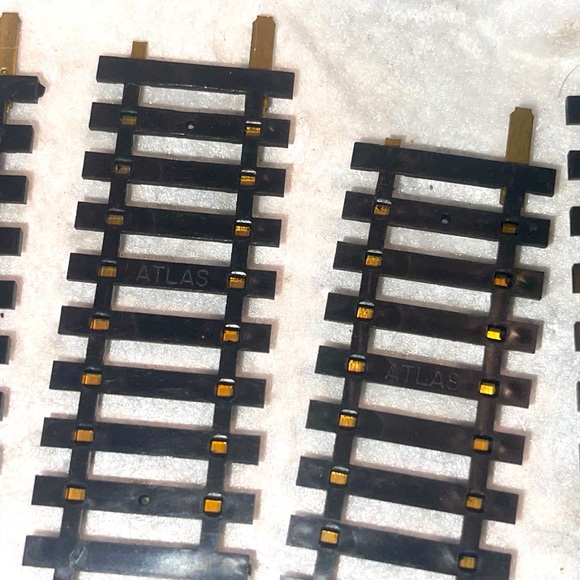 ATLAS track pieces 18R - Picture 1 of 6